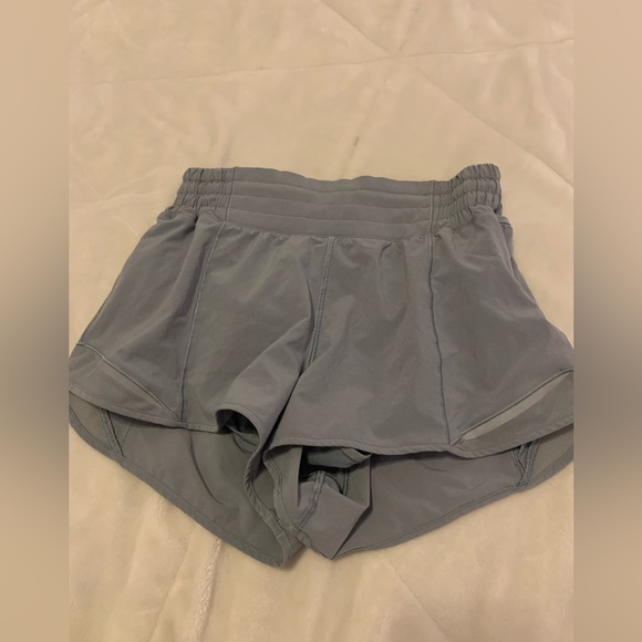 lululemon athletica Pants - NWOT Rhino Gray Lululemon hotty hot shorts 2.5 inch, size 4